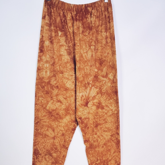 Embellished Set - Picture 10 of 16